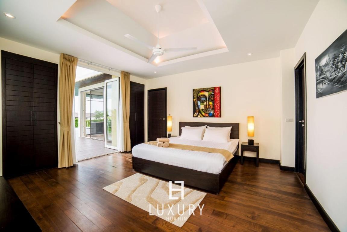 Villa 5 Bedroom Amazing Pool In Ts1