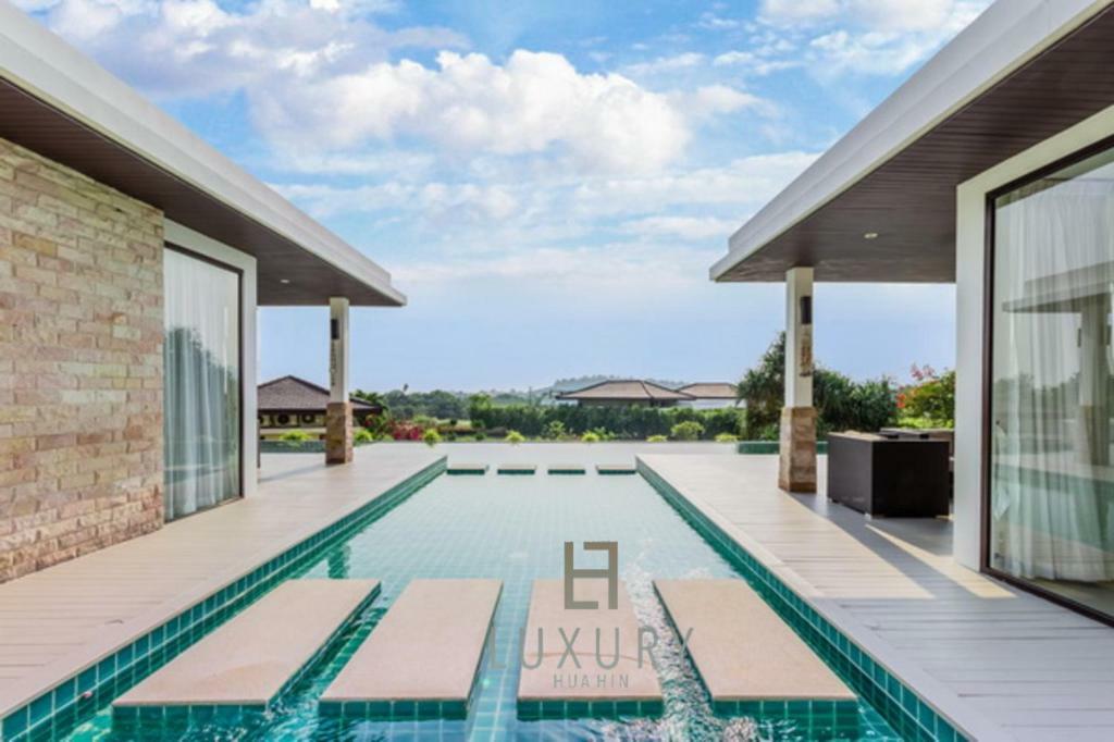 5 Bedroom Amazing Pool In Ts1 Villa *