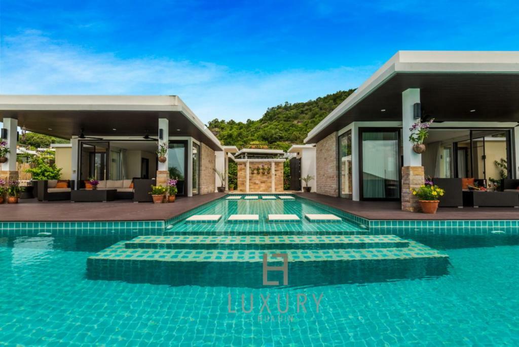 5 Bedroom Amazing Pool In Ts1 Villa *