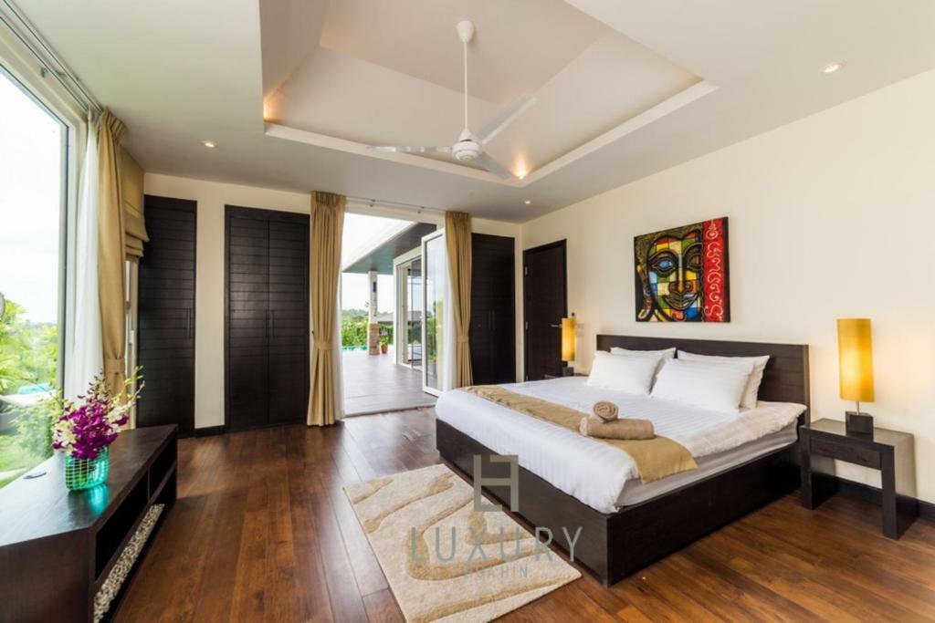 Villa 5 Bedroom Amazing Pool In Ts1
