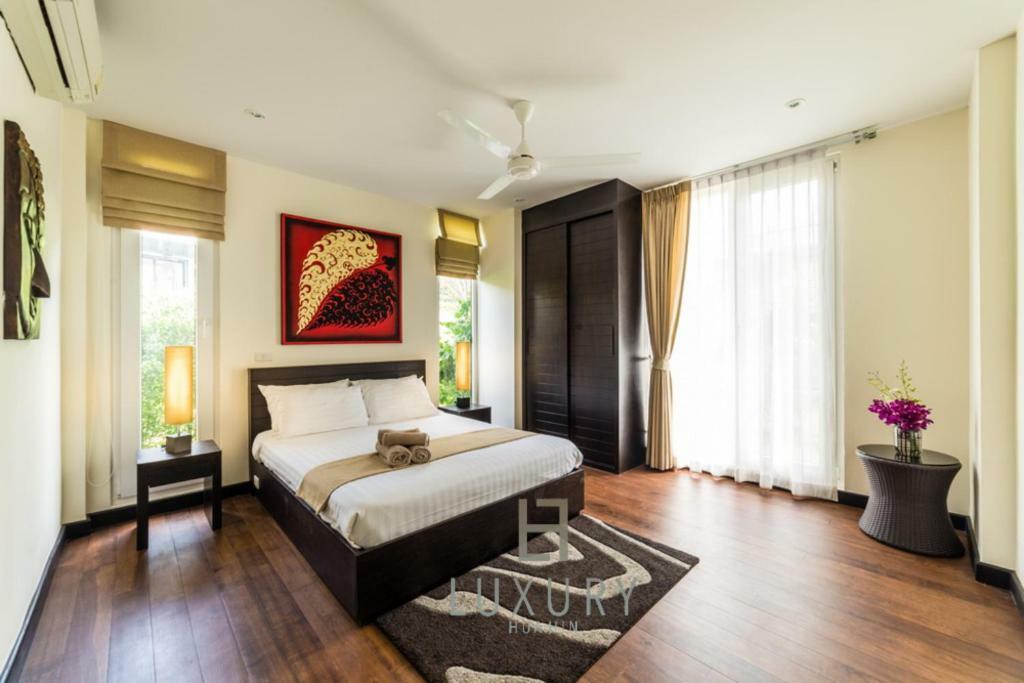 5 Bedroom Amazing Pool In Ts1 Villaer